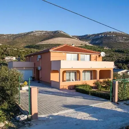 Villa Exclusive Elegant With Pool In *