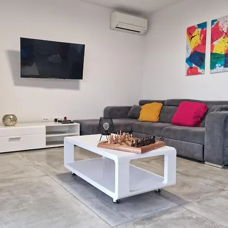וילה Exclusive Elegant With Pool In *