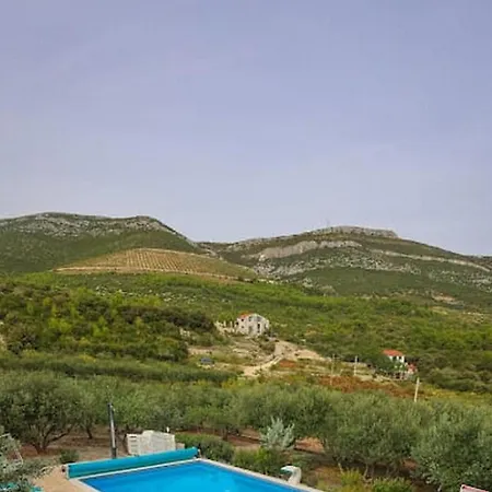 Villa Exclusive Elegant With Pool In Kastel Novi